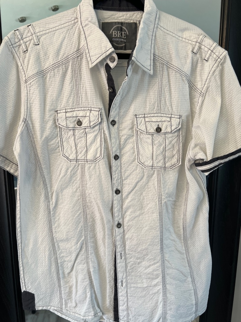 BKE Men’s White Short-Sleeve Button-Down Shirt with Contrast Stitching